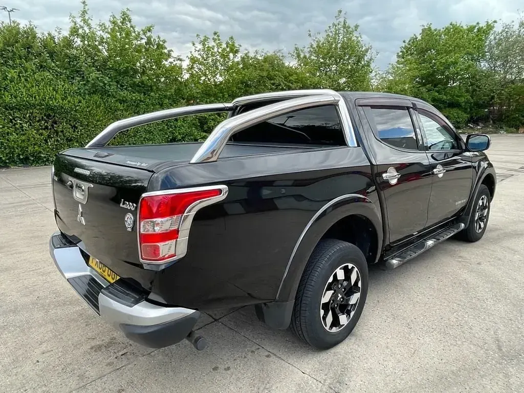 Usado Mitsubishi L200 2016 Preto Pickup