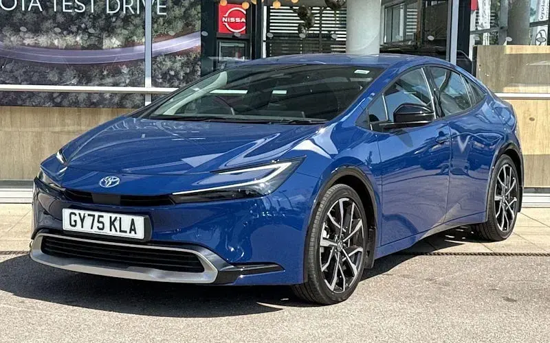 Used Toyota Prius 223 HP (164 kW) 2025 Blue Hatchback