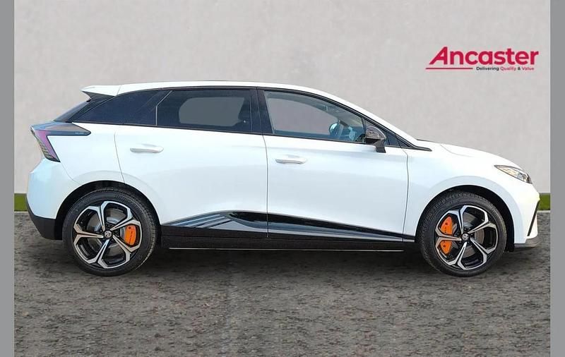 New MG MG4 EV 319 kW (435 HP) 2026 Arctic white Hatchback