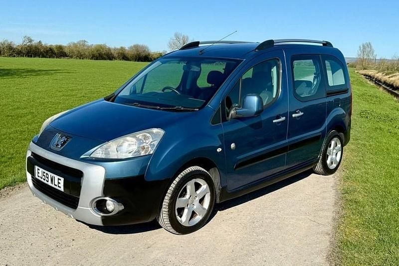 Used Peugeot Partner Tepee Outdoor 90 HP (66 kW) 2009 Blue MPV