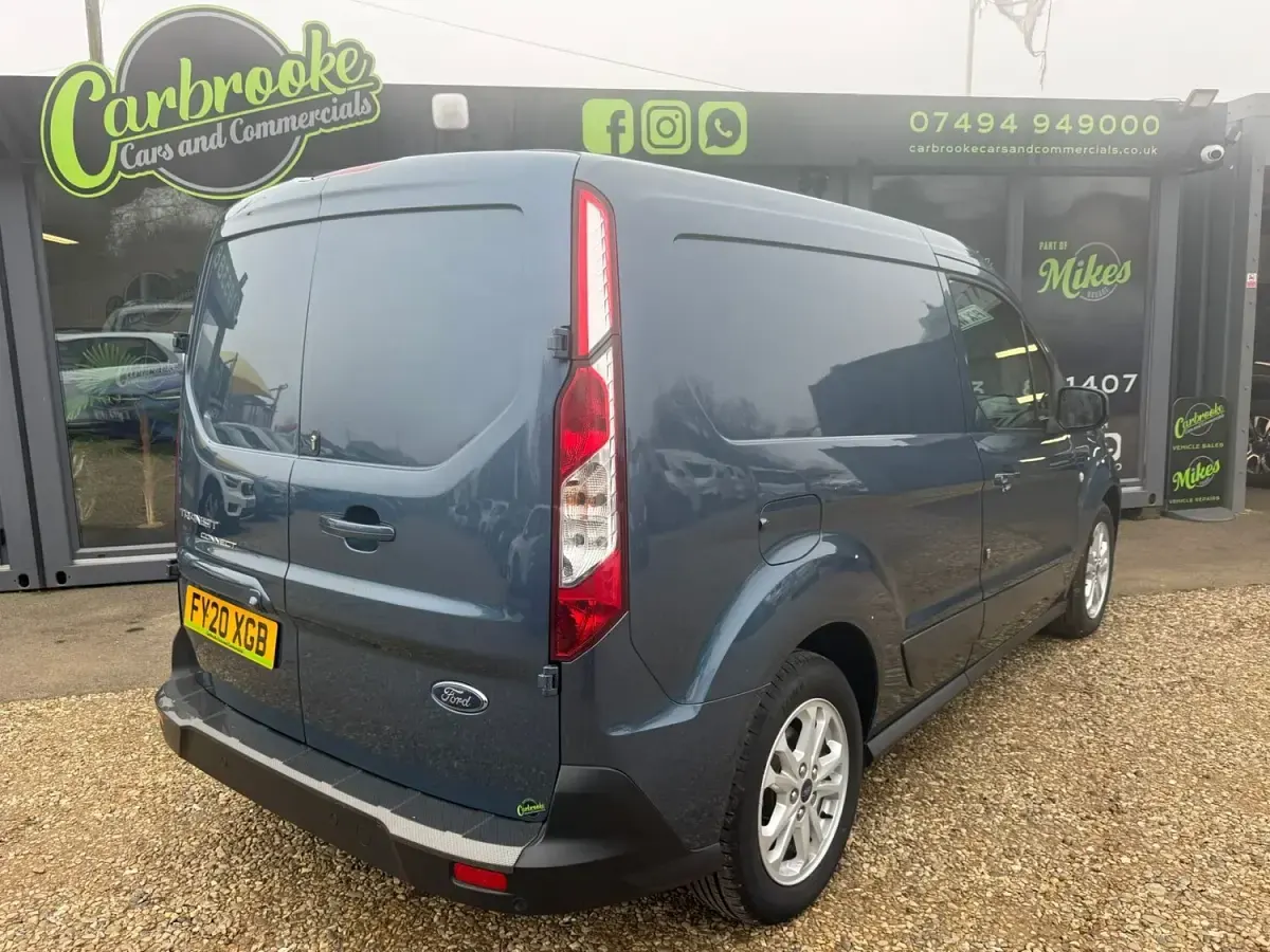 Käytetty Ford Transit Connect Limited 120 HP (88 kW) 2020 Sininen Tila-auto