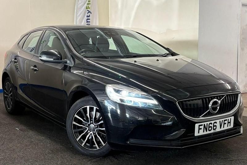 Black Used 2016 Volvo V40 Momentum Hatchback | £5,495 (Fair price) - Image 1/1