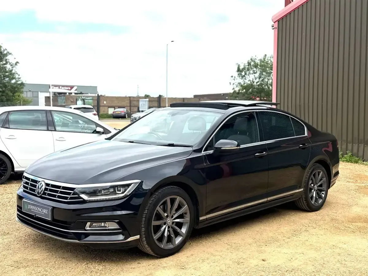 Used VW Passat R-line 150 HP (110 kW) 2018 Black Sedan