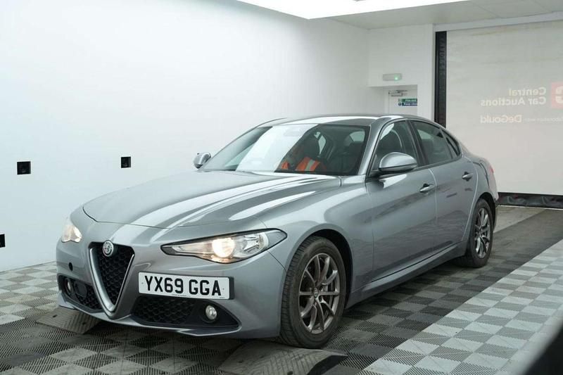 Used Alfa Romeo Giulia Saloon Super 160 HP (117 kW) 2019 Grey Sedan