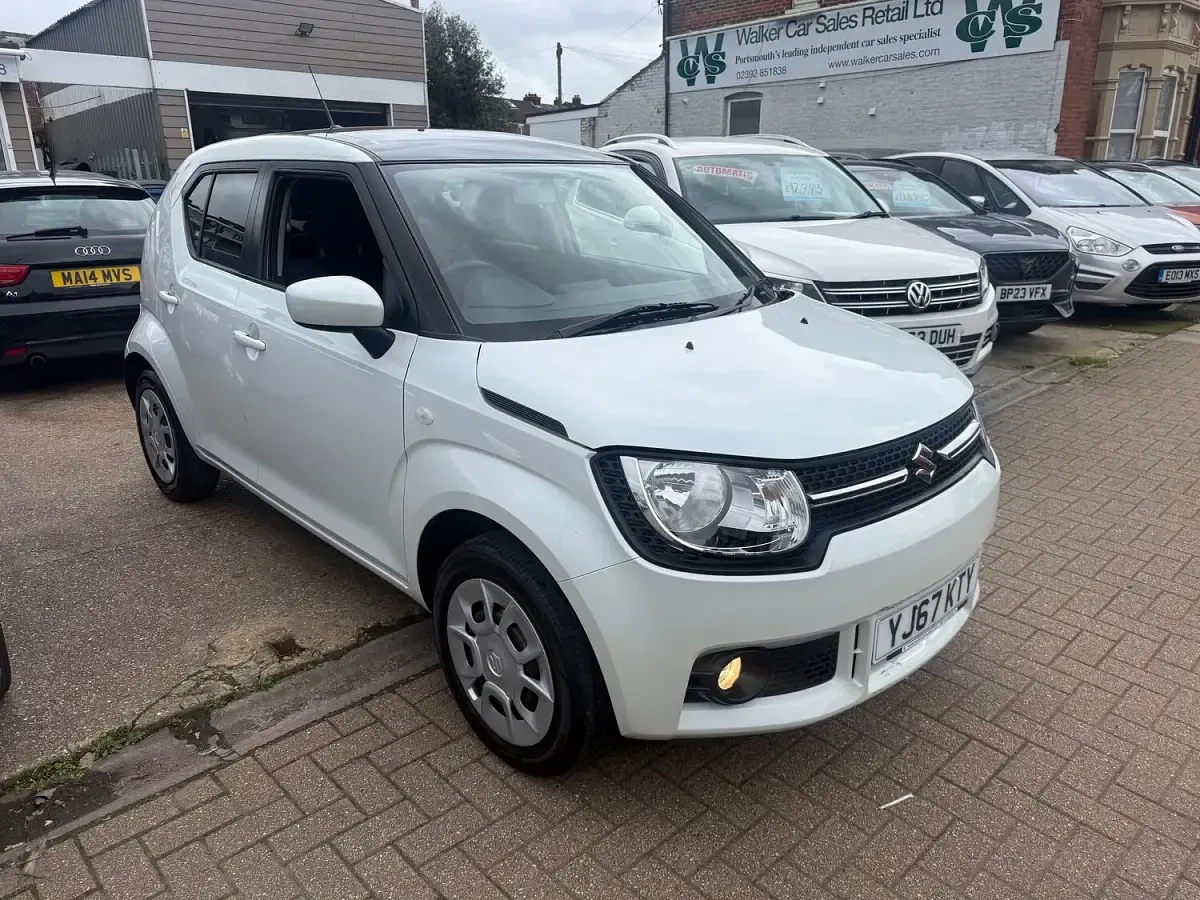 Used Suzuki Ignis SZ3 90 HP (66 kW) 2017 White/black SUV