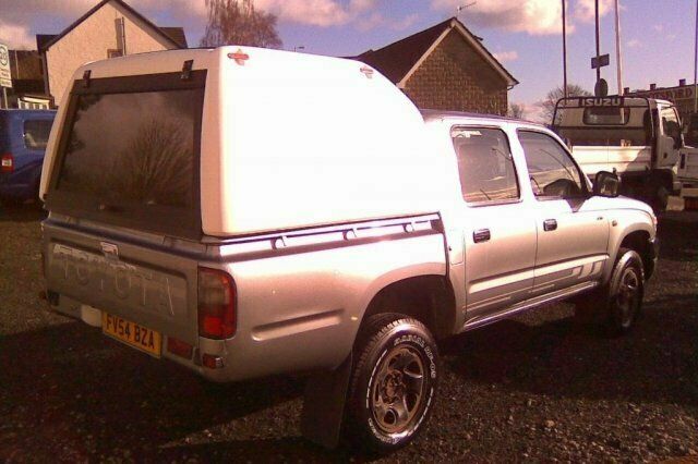 Used Toyota HiLux 102 HP (75 kW) 2004 Pickup