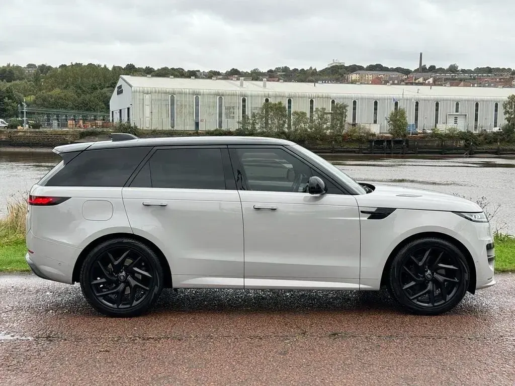 Used Land Rover Range Rover Sport SE Dynamic 300 HP (220 kW) 2023 Grey SUV
