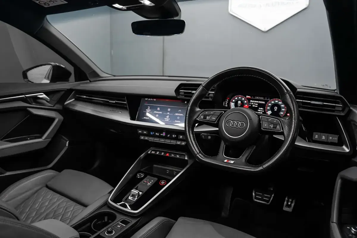 Used Audi A3 Performance 190 HP (139 kW) 2021 White Sedan
