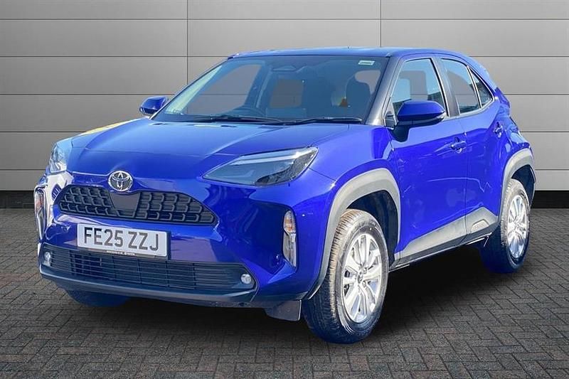 Used Toyota Yaris Cross 116 HP (85 kW) 2025 Juniper blue SUV