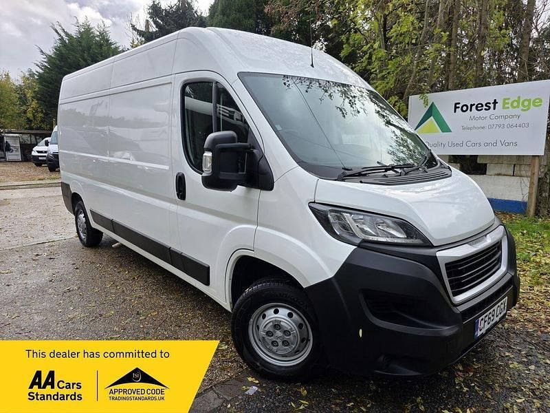 White Used 2020 Peugeot Boxer Van | £9,990 (Good price) - Image 1/4