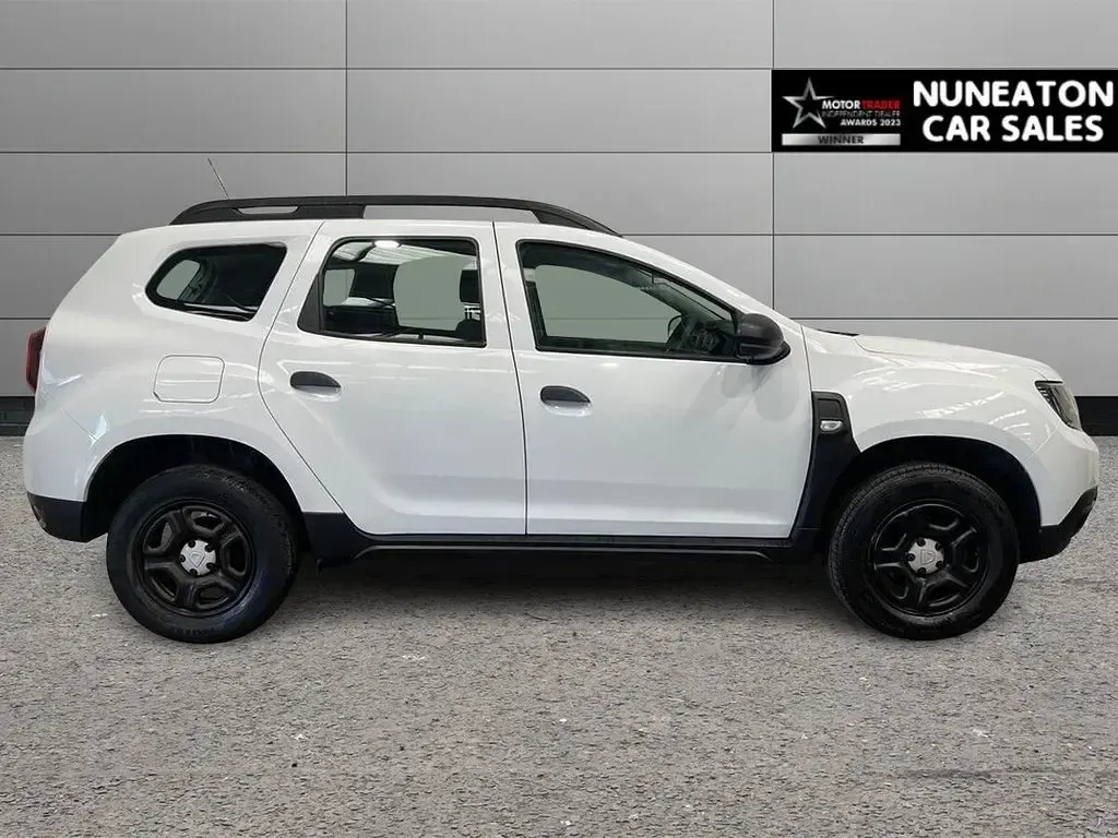 Used Dacia Duster Essentiel 100 HP (73 kW) 2021 White SUV