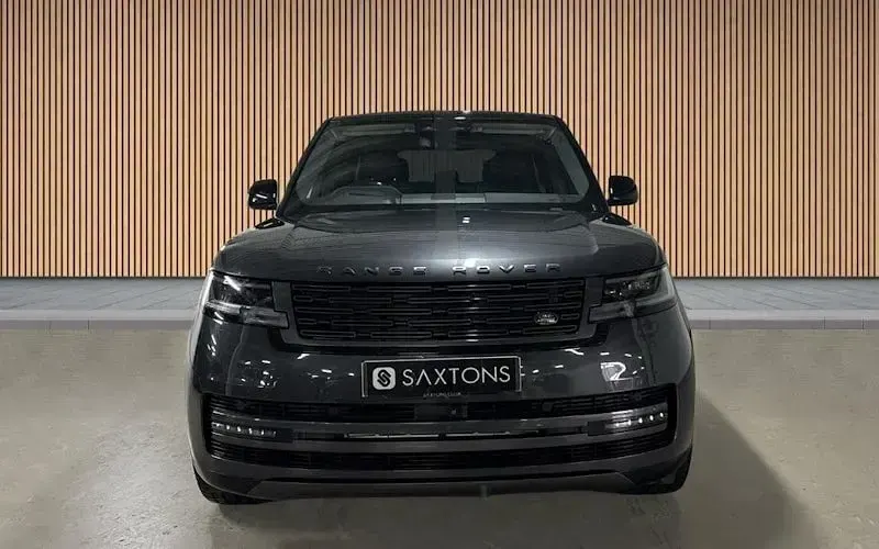 Used Land Rover Range Rover HSE 300 HP (220 kW) 2025 SUV
