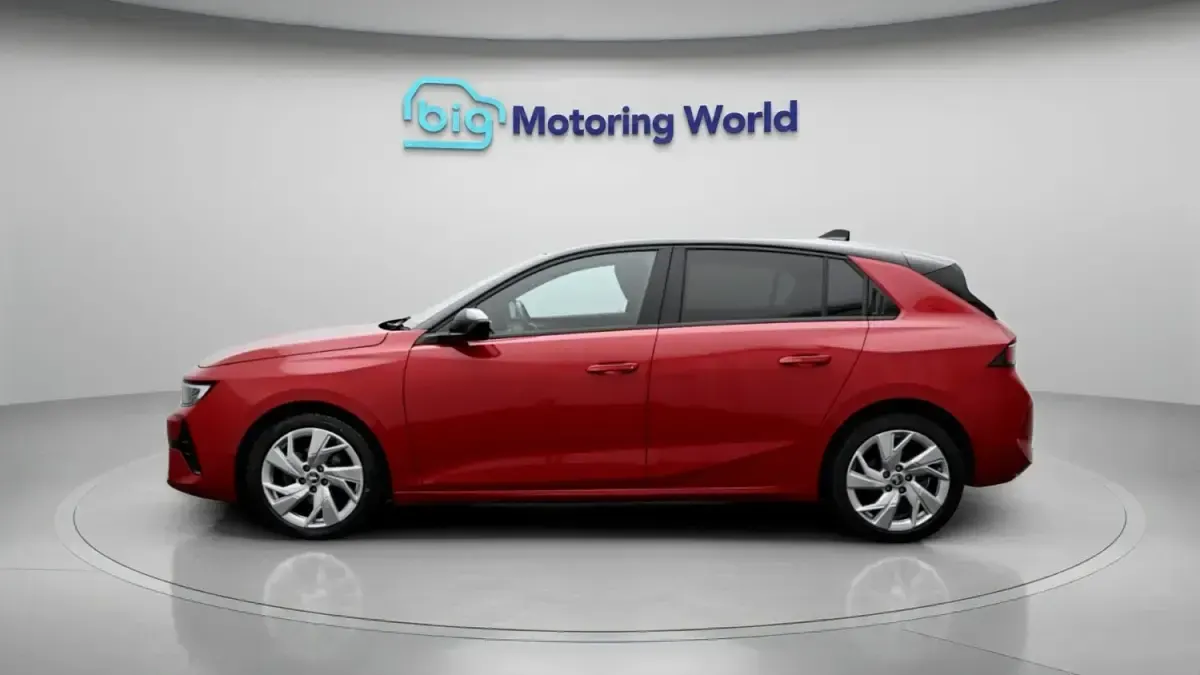 Usado Vauxhall Astra S 129 CV (94 kW) 2024 Rojo Utilitario