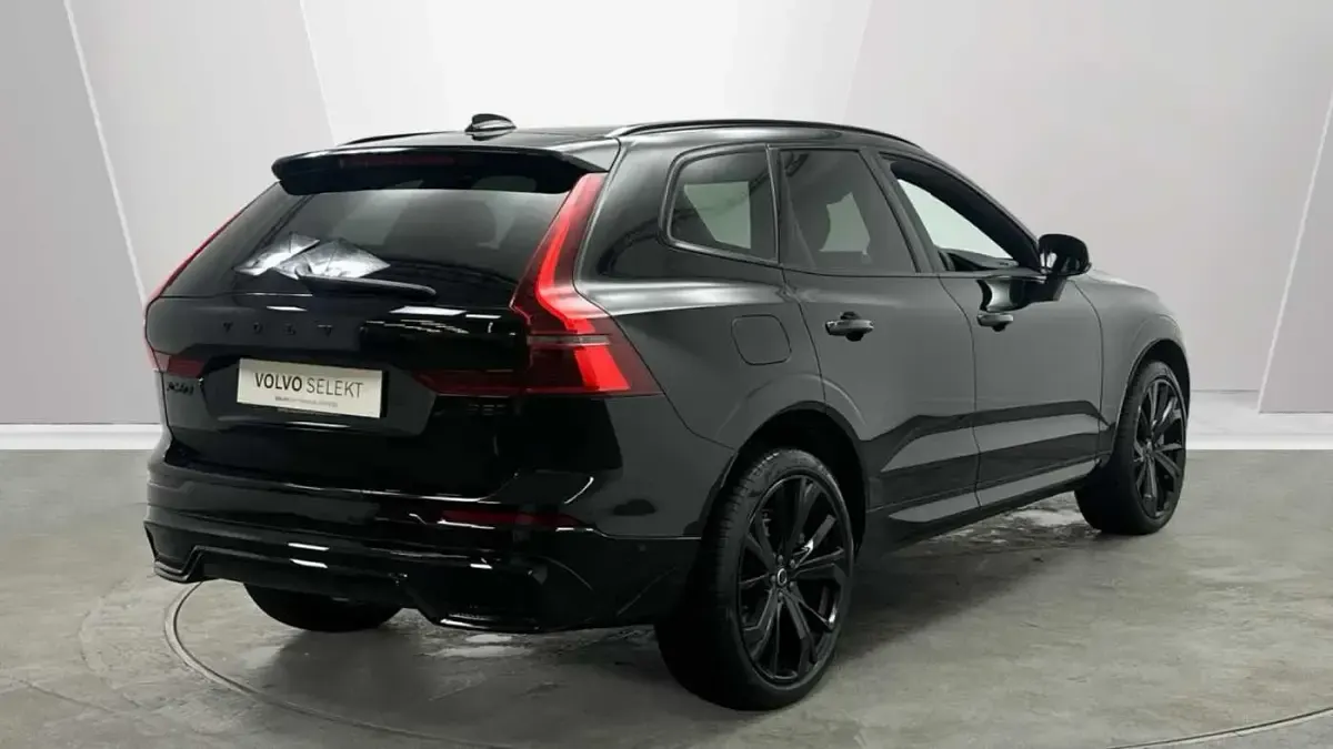 Used Volvo XC60 Plus 247 HP (181 kW) 2025 Black SUV