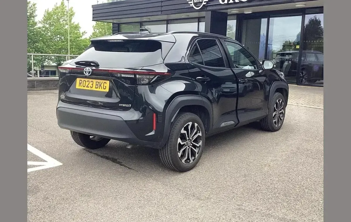 Used Toyota Yaris Cross Design 114 HP (83 kW) 2023 Black SUV