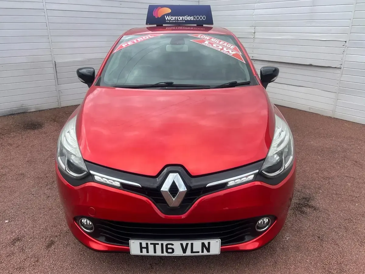 Used Renault Clio IV Dynamique 90 HP (66 kW) 2016 Red Hatchback