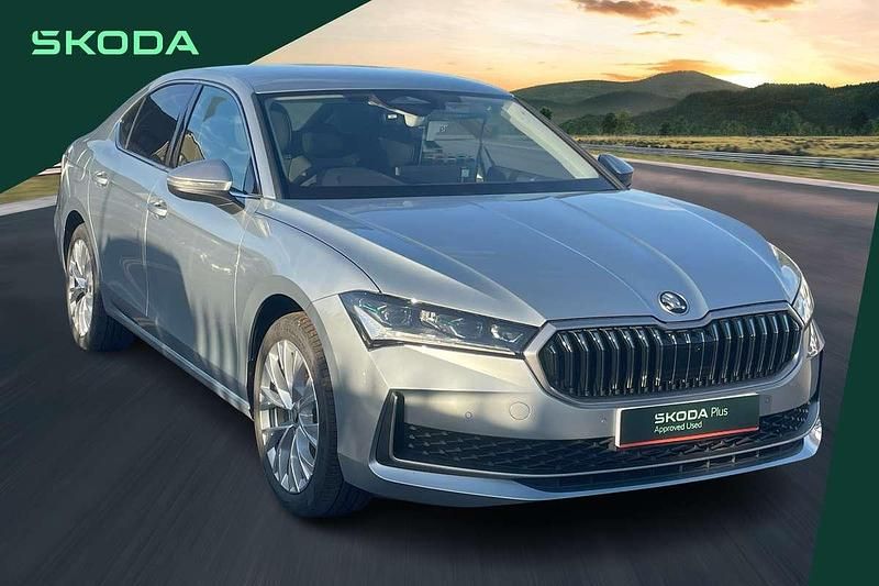 Silver New 2025 Skoda Superb SE L Hatchback | £29,895 (Fair price) - Image 1/4