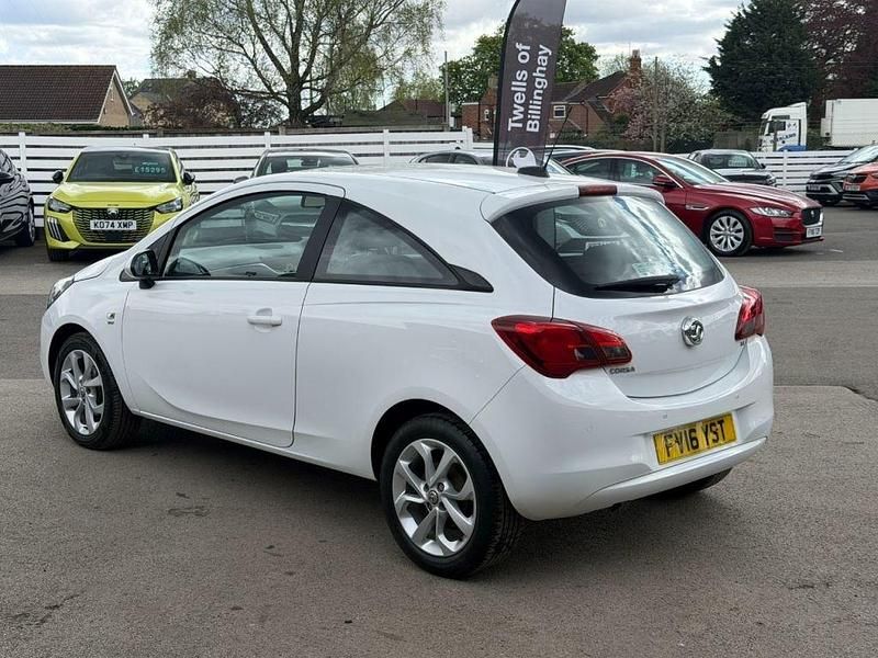 Used Vauxhall Corsa 75 HP (55 kW) 2016 White Hatchback