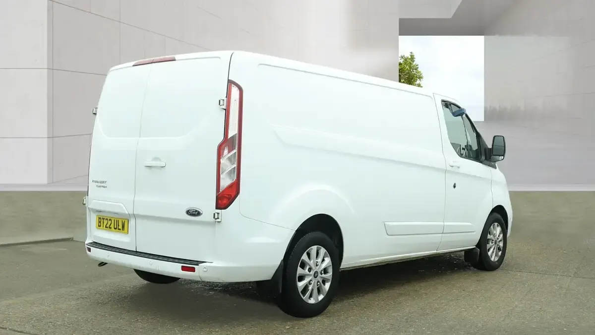 Used Ford Transit Custom Limited 130 HP (95 kW) 2022 White Van