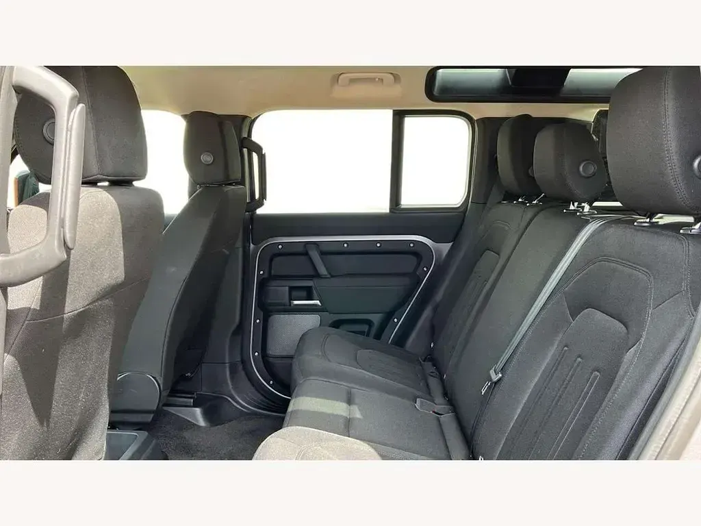 Begagnad Land Rover Defender 200 HK (147 kW) 2020 Grå SUV
