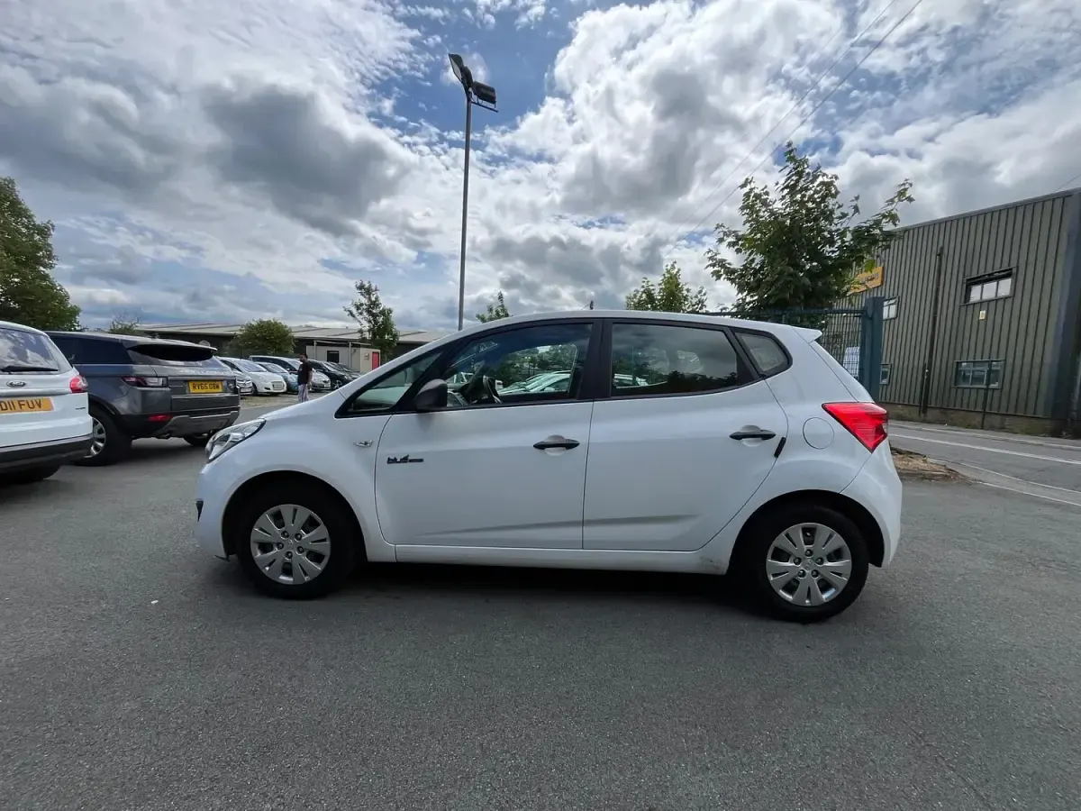 Used Hyundai ix20 Classic 2011 White Hatchback