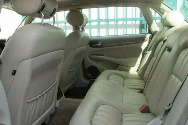 Used Jaguar XJ8 240 HP (176 kW) 2002 Sedan
