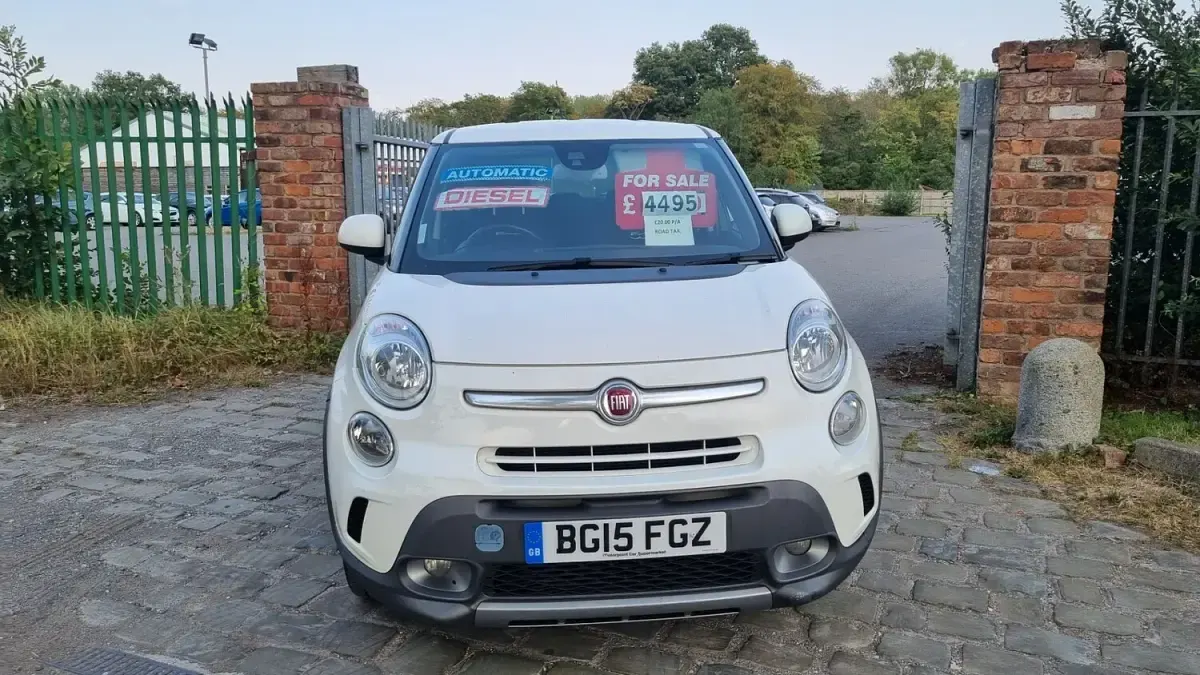 Used Fiat 500L Trekking 85 HP (62 kW) 2015 White MPV