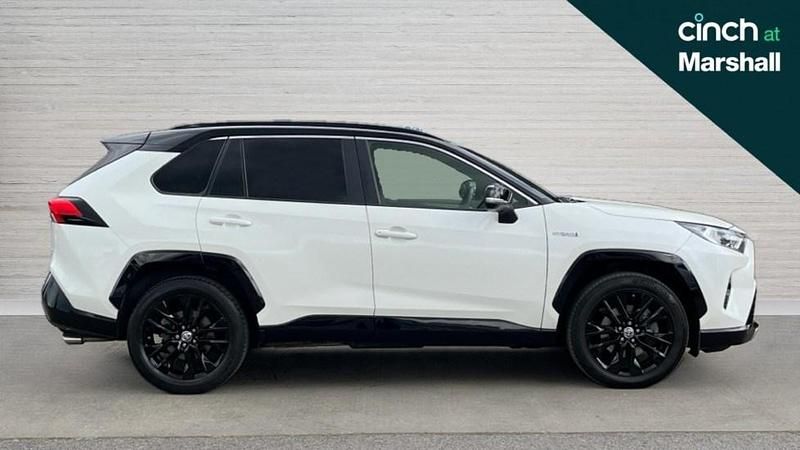 Used Toyota RAV4 Hybrid 222 HP (163 kW) 2021 White/black SUV