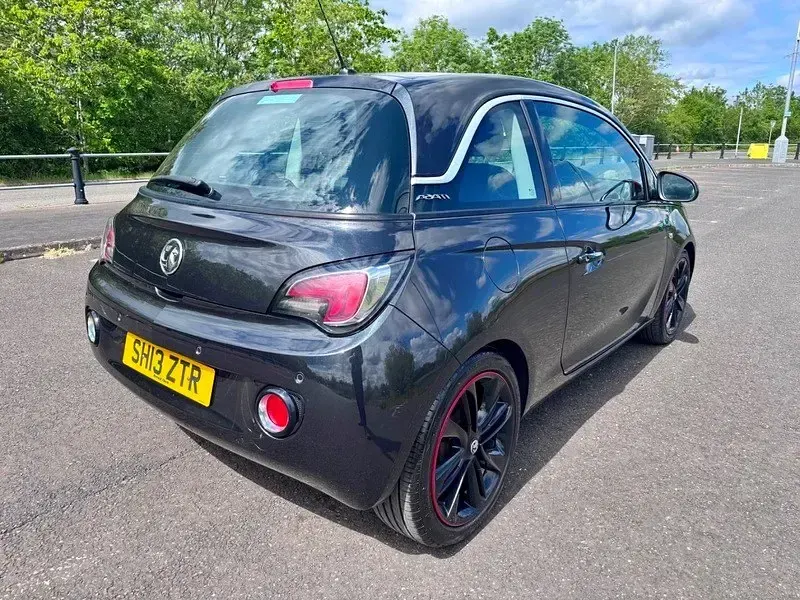 Begagnad Vauxhall Adam Glam 2013 Svart Halvkombi