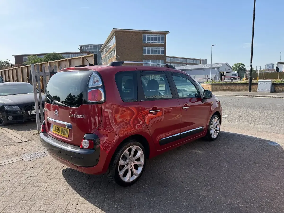 Used Citroën C3 Picasso Exclusive 2010 Red MPV