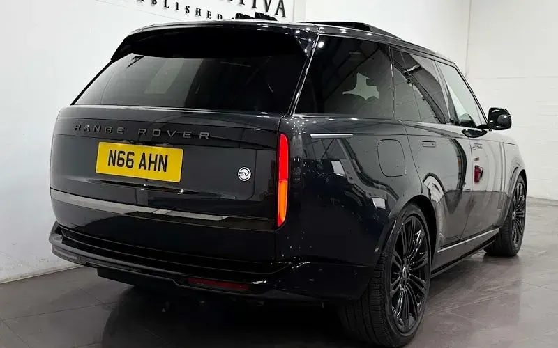Used Land Rover Range Rover 615 HP (452 kW) 2025 SUV