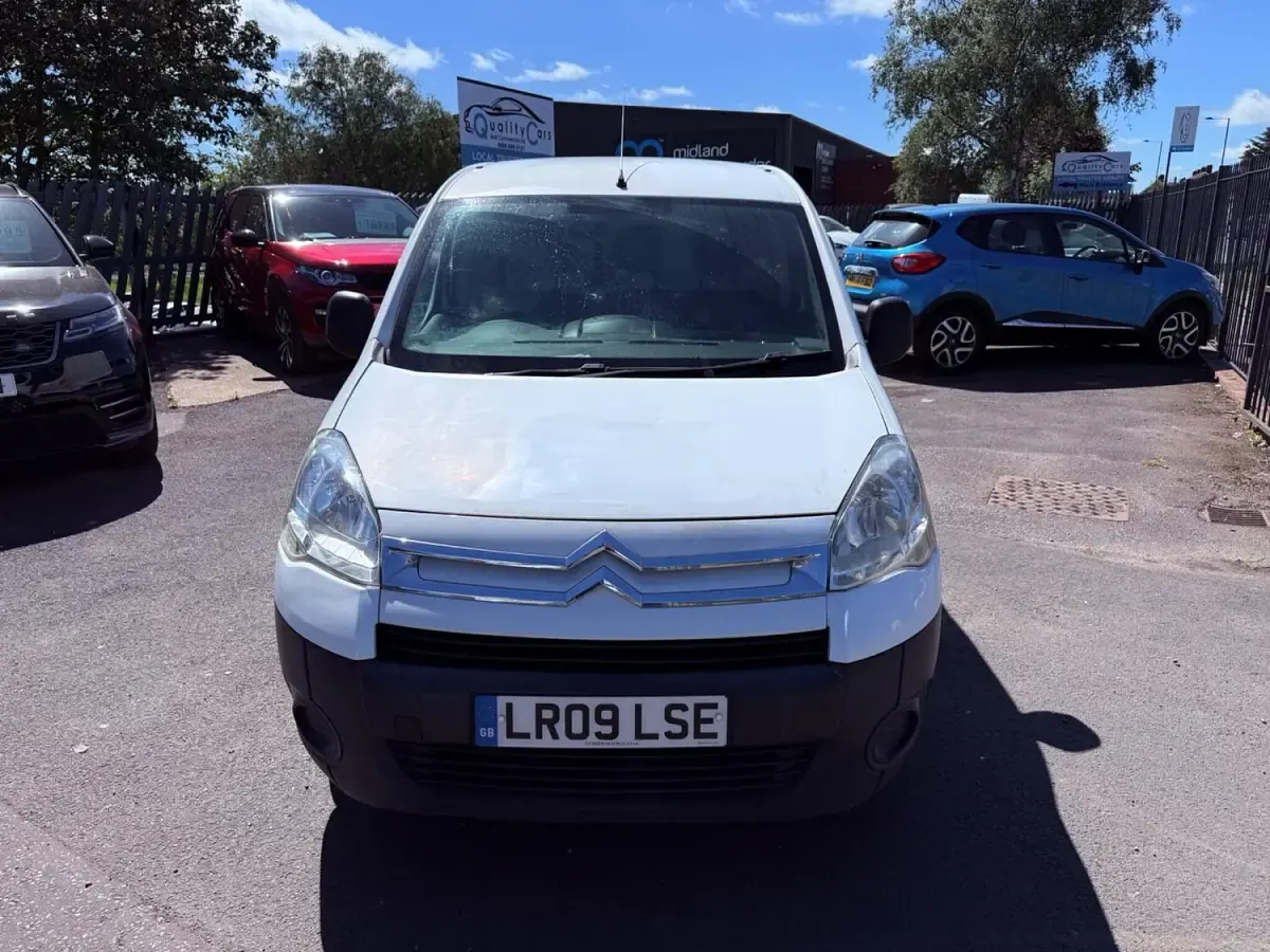 Used Citroën Berlingo 75 HP (55 kW) 2009 White MPV
