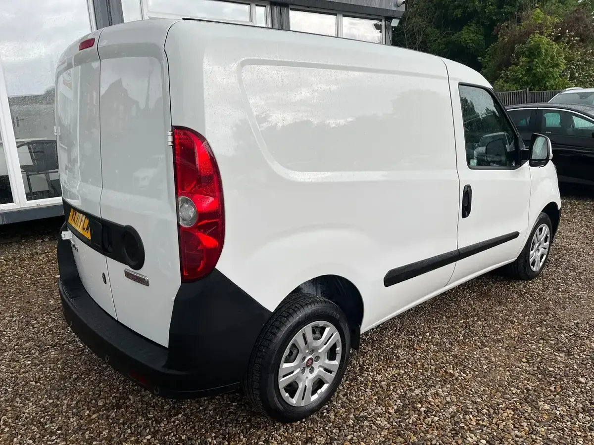 Used Fiat Doblò S 95 HP (69 kW) 2021 White MPV