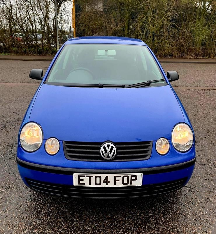 Used VW Polo S 64 HP (47 kW) 2004 Blue Hatchback
