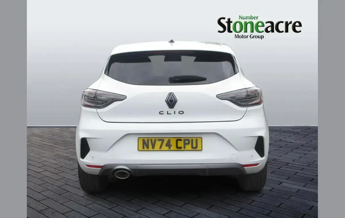 Used Renault Clio Esprit Alpine 88 HP (64 kW) 2024 White Hatchback