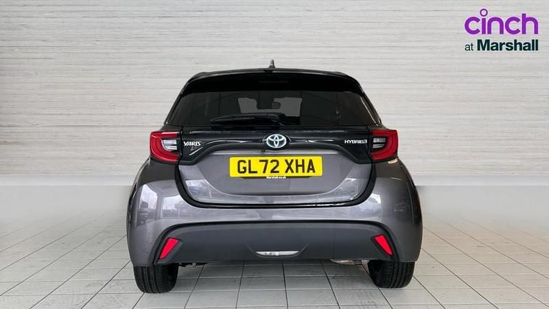 Used Toyota Yaris Hybrid Design 116 HP (85 kW) 2023 Grey