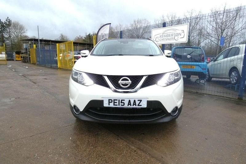 Used Nissan Qashqai Tekna 110 HP (80 kW) 2015 White SUV