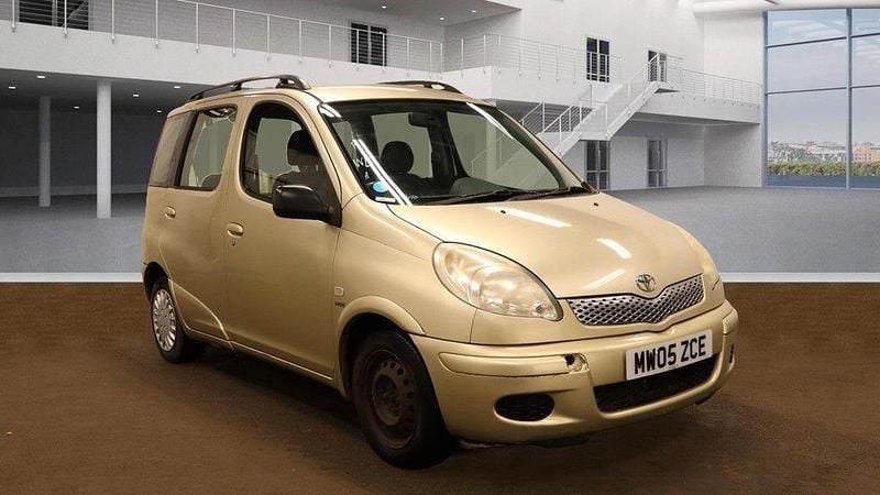 Beige Used 2005 Toyota Yaris Verso T3 MPV | £2,495 - Image 1/4