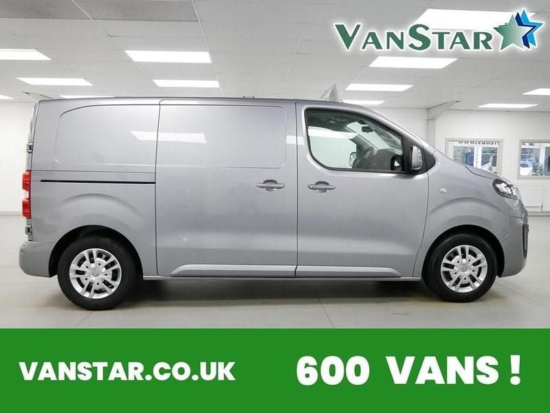 Grey Used 2021 Vauxhall Vivaro Edition MPV | £12,789 (A bit pricey) - Image 1/4