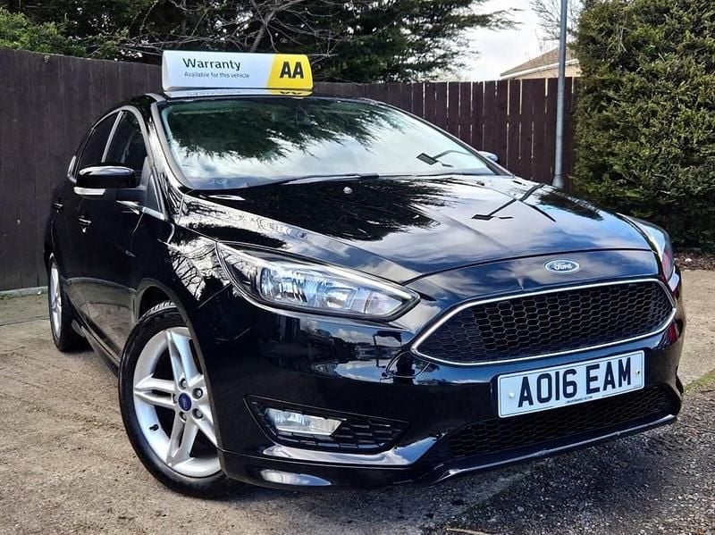 Used Ford Focus Zetec 120 HP (88 kW) 2016 Black Hatchback
