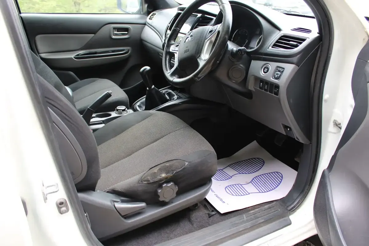 Used Mitsubishi L200 2018 White Pickup