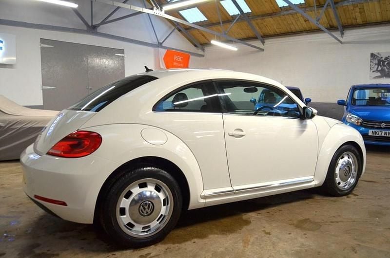 Used VW Beetle Design 2012 White Hatchback