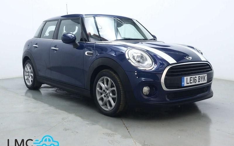Usado Mini Cooper D Hatch 116 HP (85 kW) 2017 Citadino