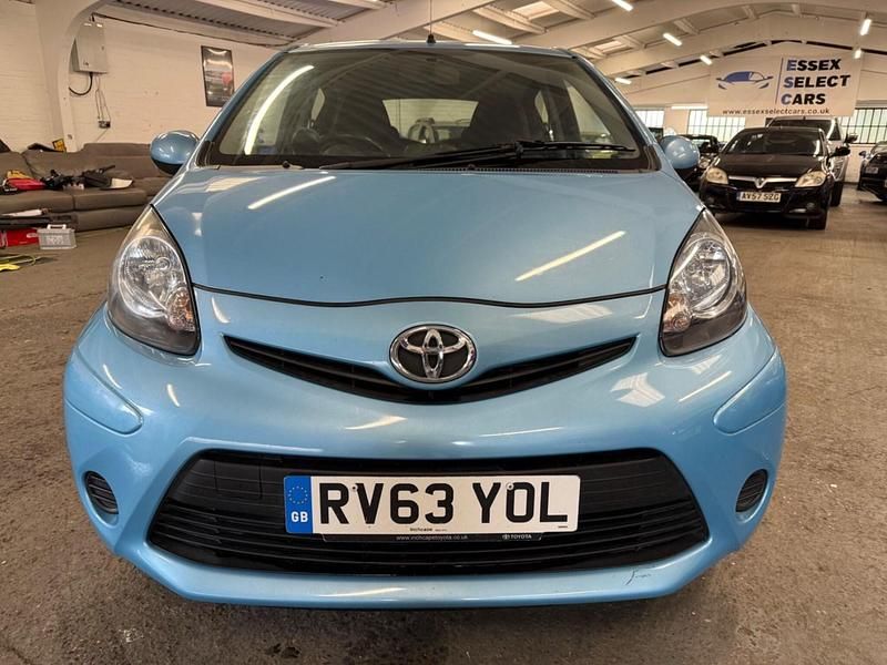 Used Toyota Aygo 68 HP (50 kW) 2013 Blue Hatchback