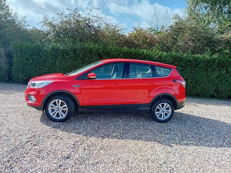 Used Ford Kuga Zetec 150 HP (110 kW) 2017 Red SUV