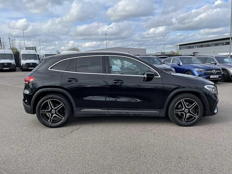 Used Mercedes GLA200 Executive 163 HP (119 kW) 2022 Black SUV