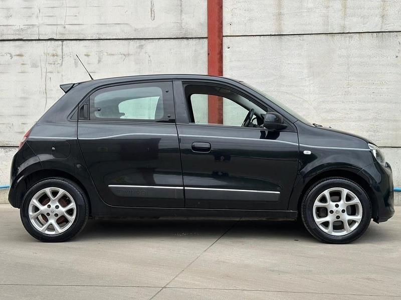 Used Renault Twingo Dynamique 70 HP (51 kW) 2015 Black Hatchback
