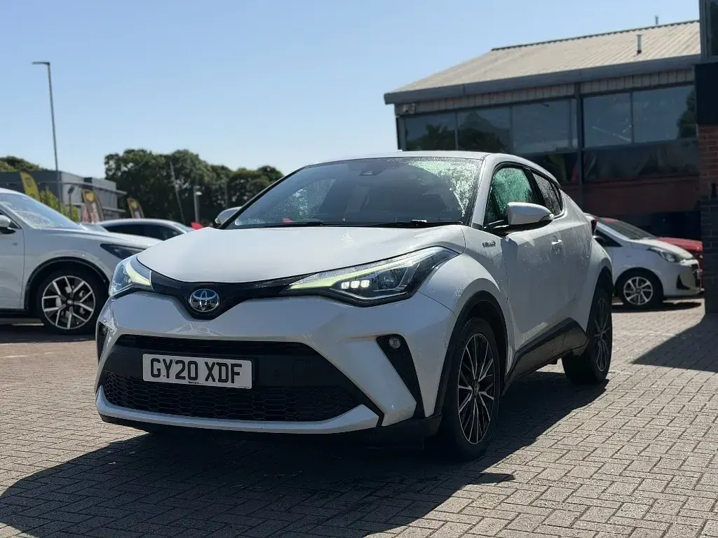 Used Toyota C-HR 184 HP (135 kW) 2020 White SUV