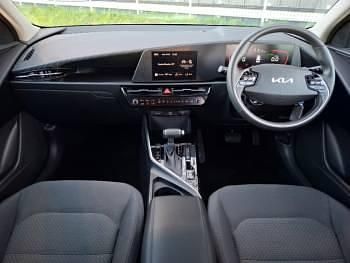 Used Kia Niro 139 HP (102 kW) 2023 White SUV