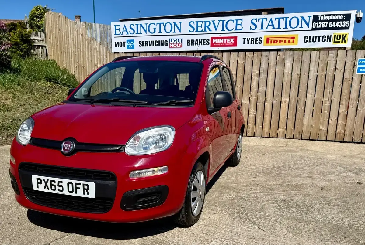 Used Fiat Panda Easy 69 HP (50 kW) 2015 Red Hatchback